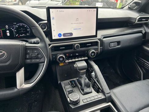 Certified 2025 Toyota 4Runner Limited AWD/4WD image 17