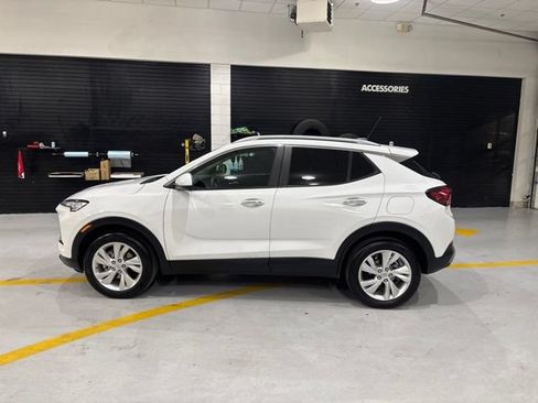 Used 2024 Buick Encore GX Preferred w/ Comfort Package AWD/4WD image 5