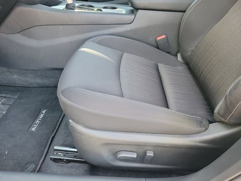 Used 2025 Nissan Altima 2.5 SV image 5