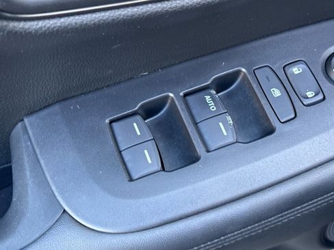 Certified 2023 Honda HR-V LX image 12