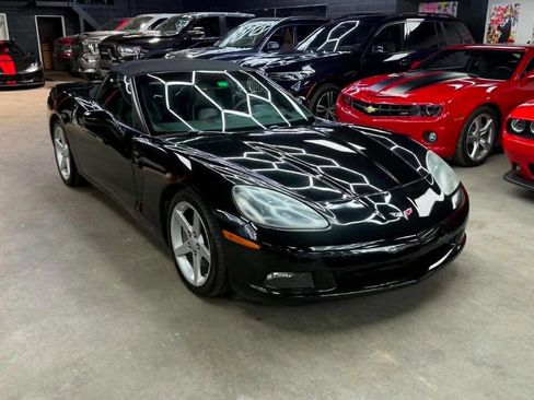 Used 2005 Chevrolet Corvette Convertible w/ Preferred Equipment Group RWD image 2