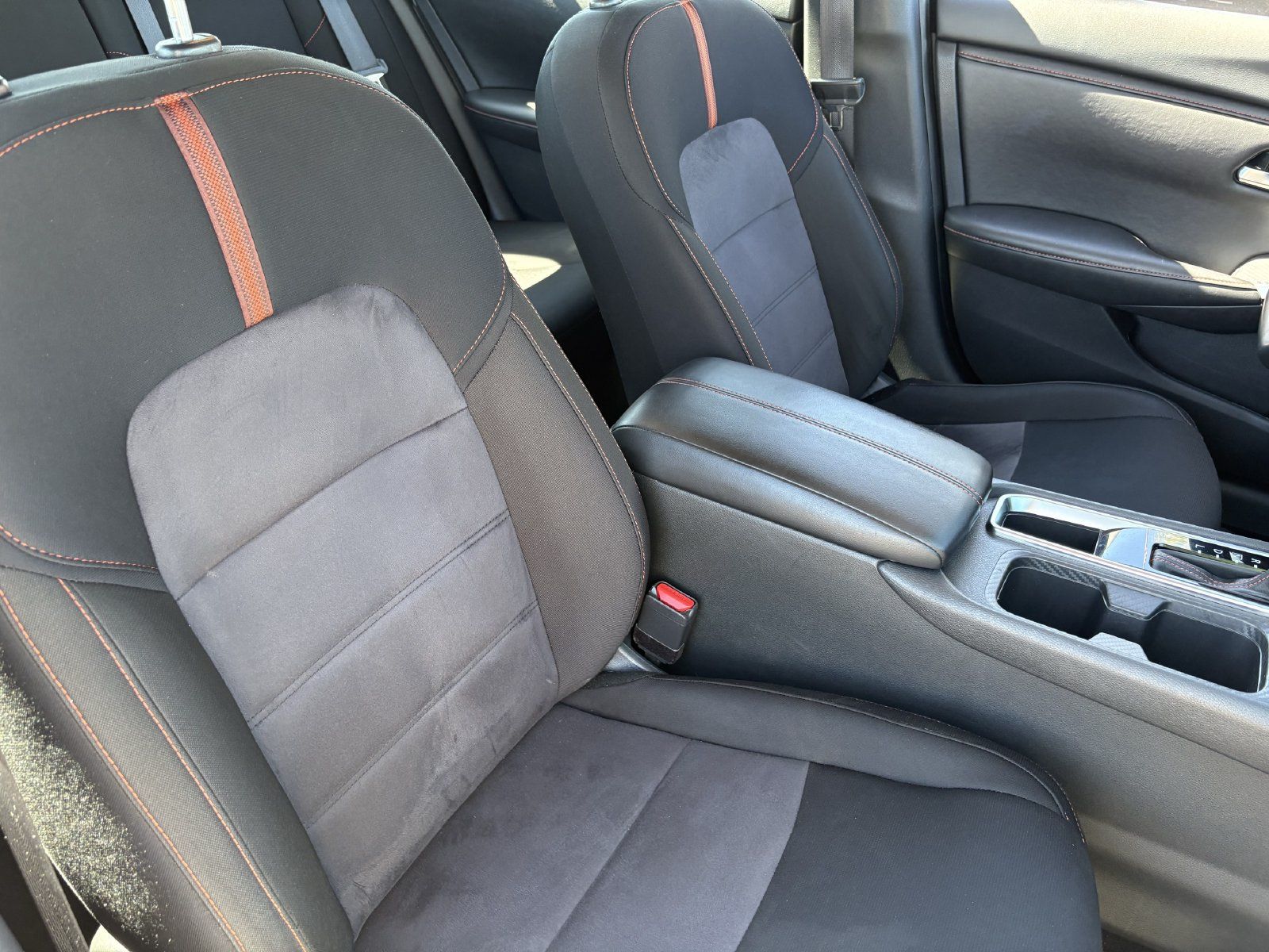 Used 2025 Nissan Sentra SR FWD image 12