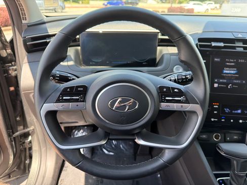 Certified 2023 Hyundai Tucson SEL w/ Convenience Package FWD image 23