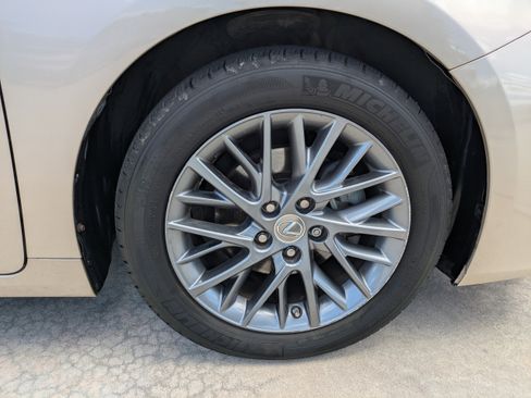 Used 2018 Lexus ES 350 w/ Premier Package FWD image 9