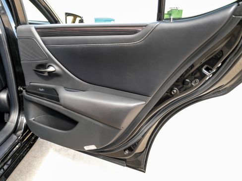 Used 2020 Lexus ES 300h w/ Premium Package FWD image 45