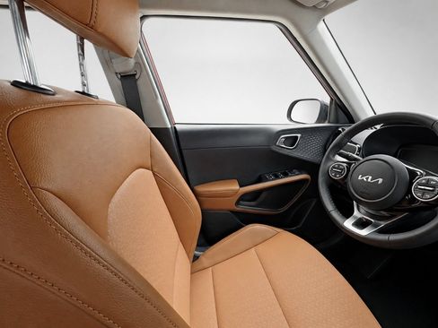 Used 2025 Kia Soul EX FWD image 14