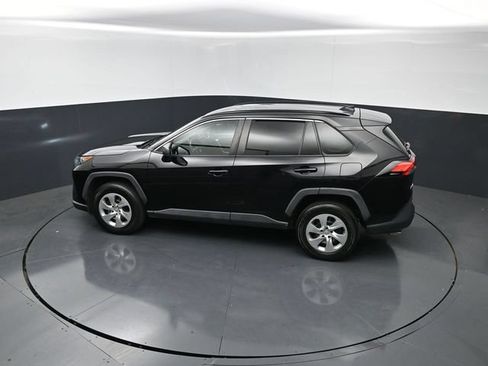 Used 2021 Toyota RAV4 LE FWD image 16