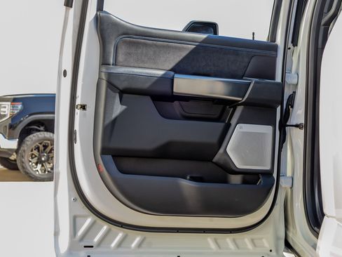 Used 2026 Ford F450 Platinum w/ FX4 Off-Road Package image 38