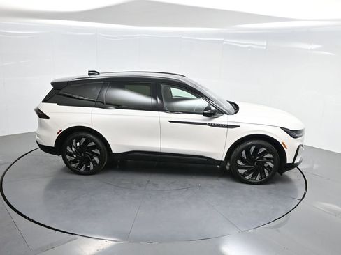 Used 2025 Lincoln Nautilus Reserve w/ Jet Appearance Package image 44