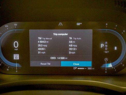 Used 2025 Volvo XC60 B5 Plus image 36