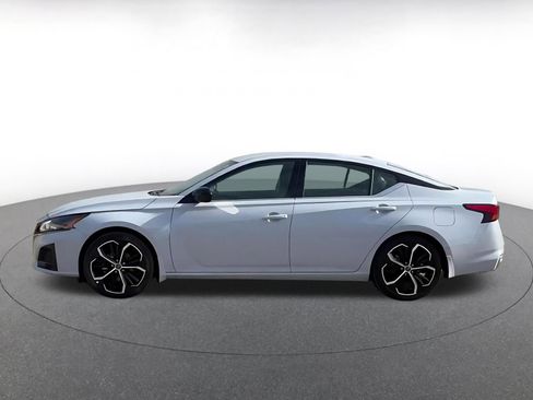 Used 2025 Nissan Altima 2.5 SR image 9