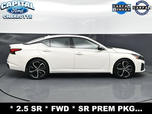 Used 2023 Nissan Altima 2.5 SR w/ SR Premium Package FWD image 9