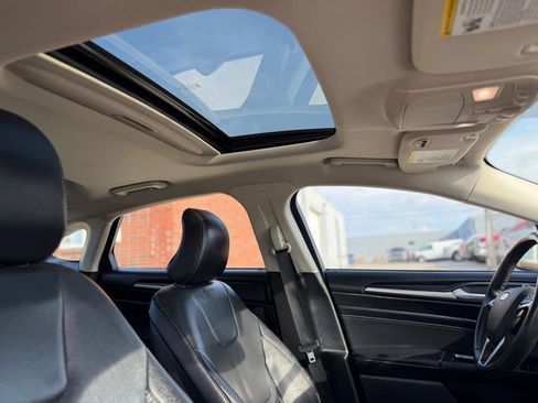 Used 2018 Ford Fusion Titanium image 16