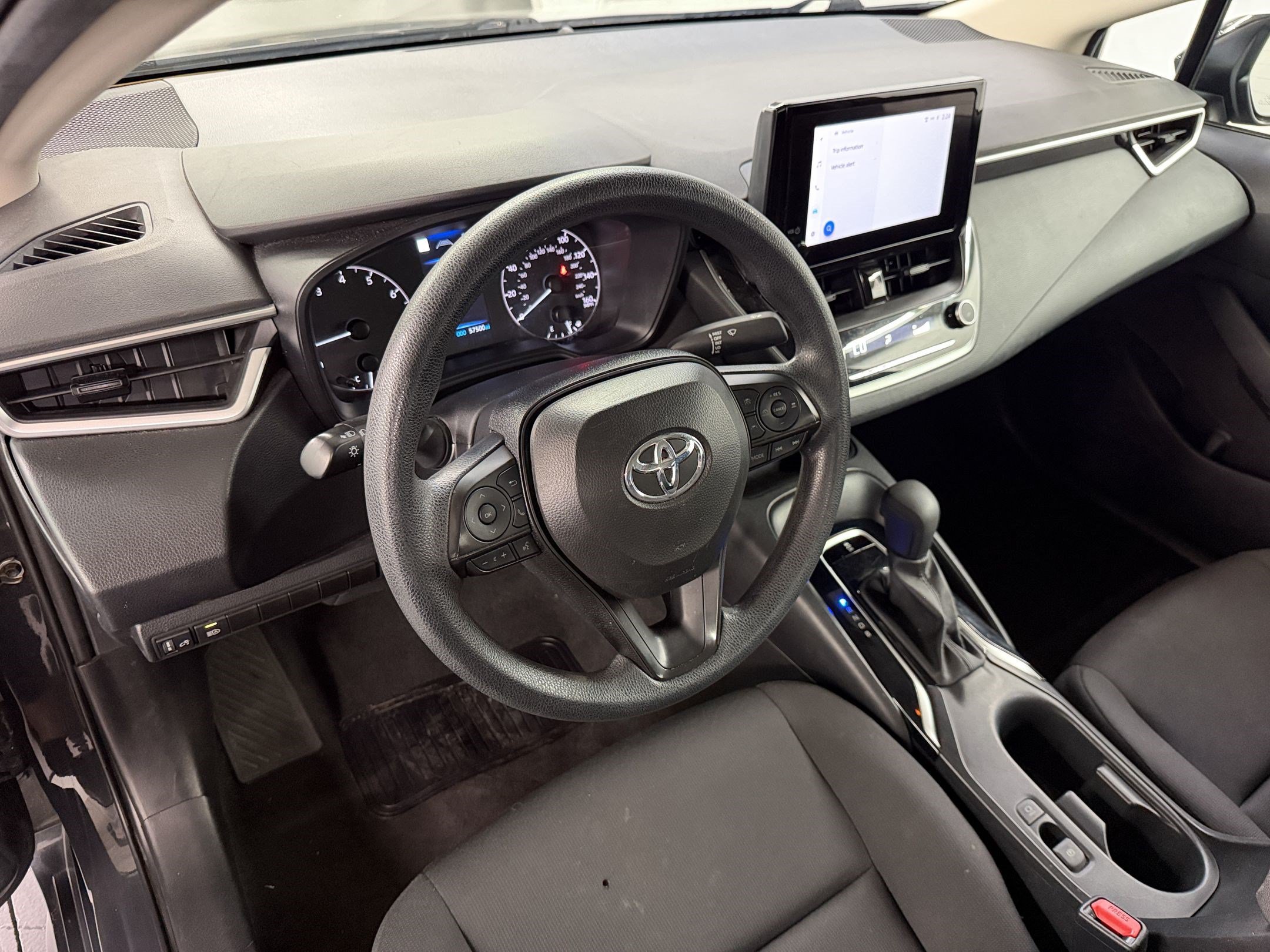 Used 2024 Toyota Corolla LE FWD image 4