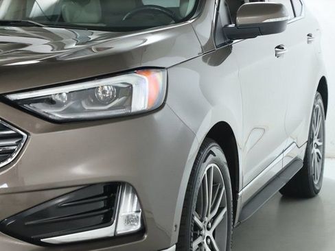 Used 2019 Ford Edge Titanium w/ Equipment Group 301A AWD/4WD image 4