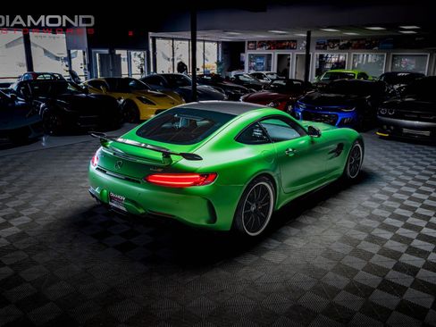 Used 2018 Mercedes-Benz AMG GT R image 4