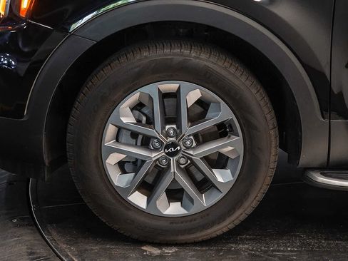 Used 2024 Kia Telluride LX FWD image 12