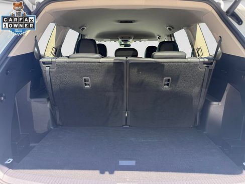 Used 2025 Volkswagen Atlas SE AWD/4WD image 17