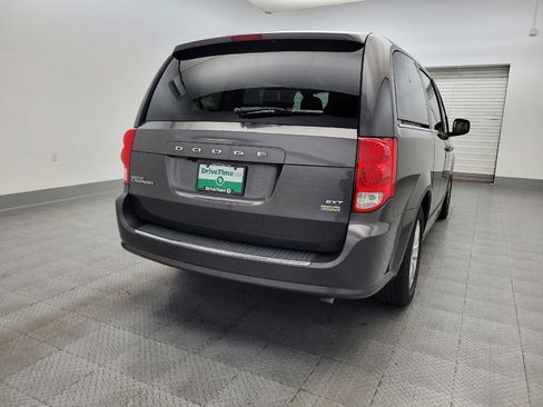 Used 2019 Dodge Grand Caravan SXT image 7
