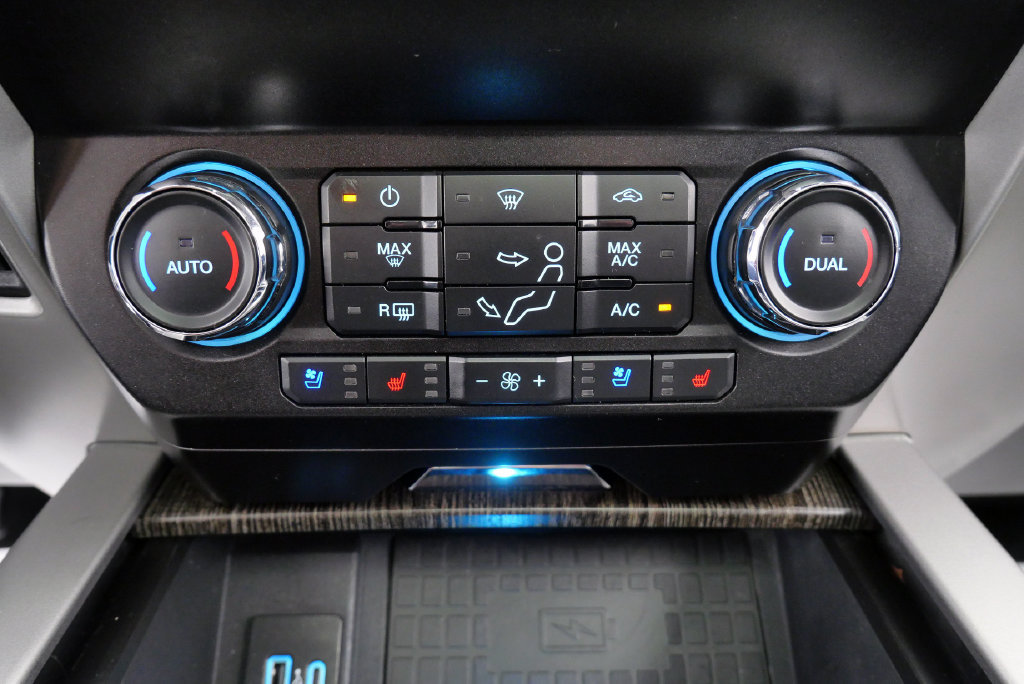 Used 2021 Ford F250 Lariat w/ Lariat Ultimate Package AWD/4WD image 35