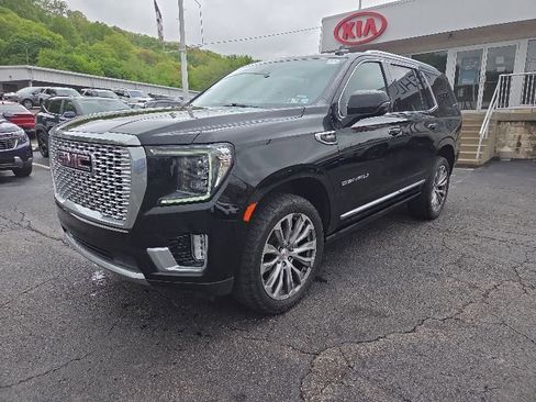 Used 2021 GMC Yukon Denali w/ Denali Premium Package AWD/4WD image 3