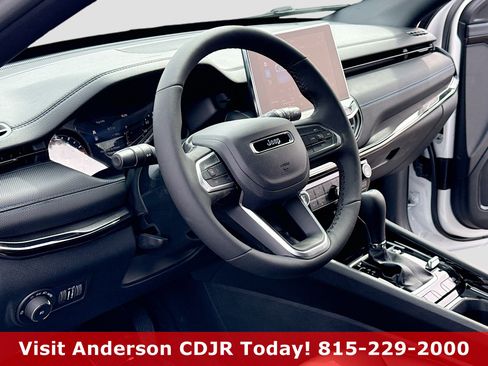 New 2026 Jeep Compass Latitude image 4