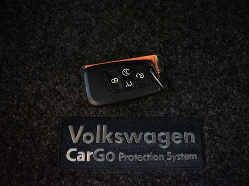 Used 2024 Volkswagen Tiguan SE AWD/4WD image 26