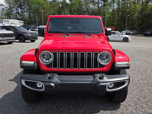 Used 2025 Jeep Wrangler Unlimited Sahara AWD/4WD image 2