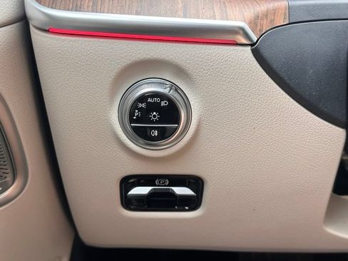 Used 2025 Mercedes-Benz C 300 4MATIC Sedan image 20