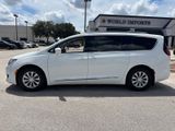 Used 2019 Chrysler Pacifica Touring-L w/ Advanced Safetytec Group image 5