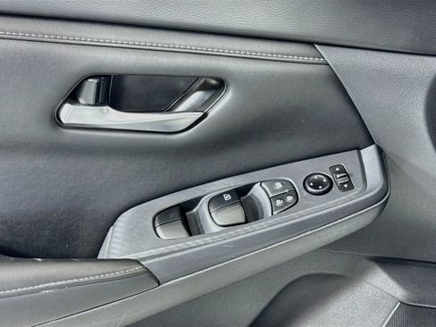 Used 2024 Nissan Sentra SV FWD image 13