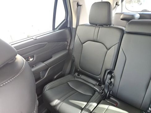 New 2026 Honda Pilot Touring image 14