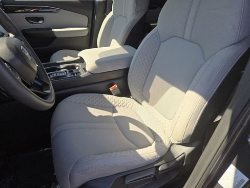 Used 2023 Honda Pilot LX image 24