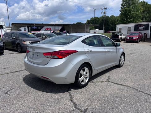 Used 2013 Hyundai Elantra GLS w/ Preferred Pkg FWD image 6