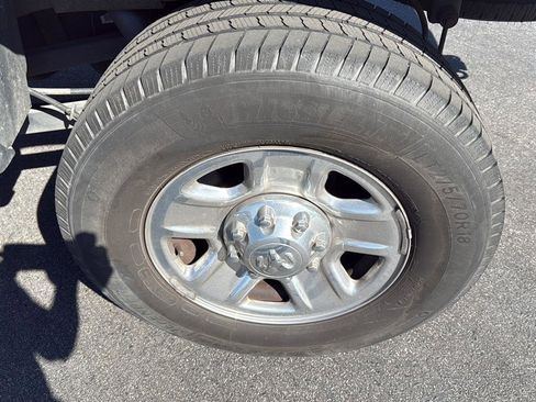 Used 2018 RAM 2500 Tradesman w/ Chrome Appearance Group AWD/4WD image 7