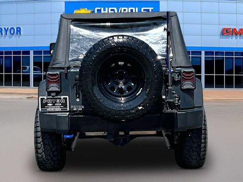 Used 2017 Jeep Wrangler Sport AWD/4WD image 6