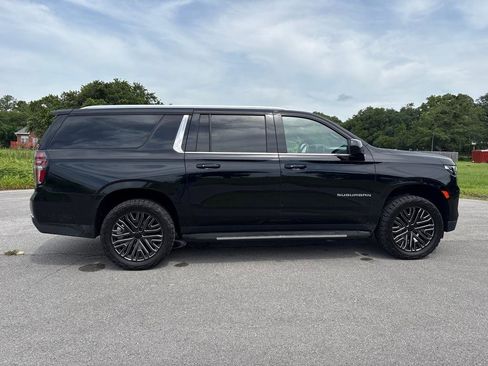 Used 2021 Chevrolet Suburban LT image 8