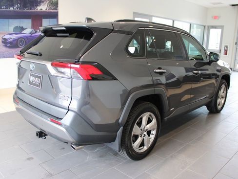 Used 2019 Toyota RAV4 Limited w/ Carpet Mat Package image 20