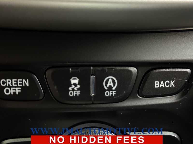 Used 2018 Jeep Cherokee Latitude Plus AWD/4WD image 39