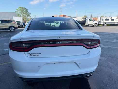 Used 2020 Dodge Charger SXT RWD image 4