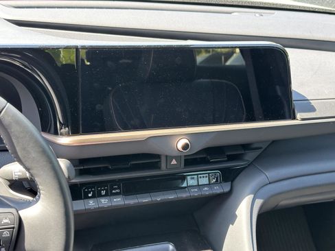 Certified 2025 Toyota Crown Signia w/ Advanced Technology Package AWD/4WD image 11