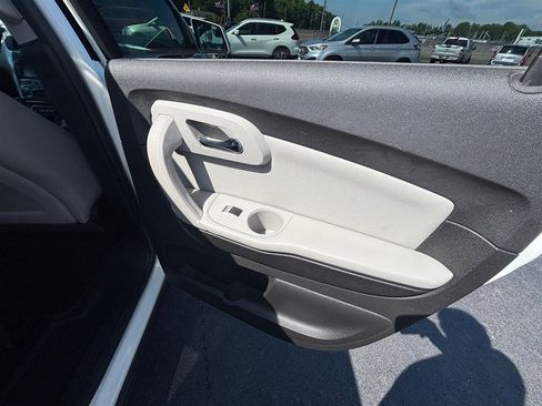Used 2011 Chevrolet Traverse LTZ FWD image 26