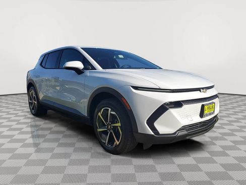 New 2026 Chevrolet Equinox EV LT image 2