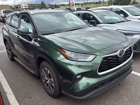 Used 2025 Toyota Highlander XLE image 7