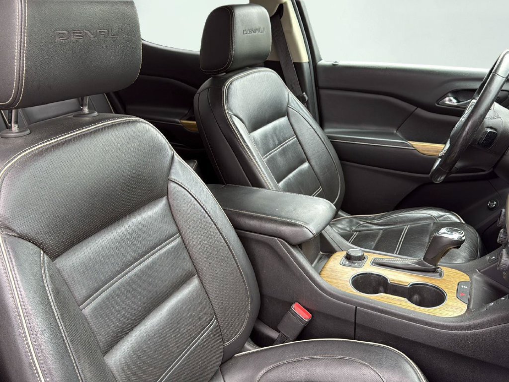 Used 2017 GMC Acadia Denali w/ Technology Package FWD image 30