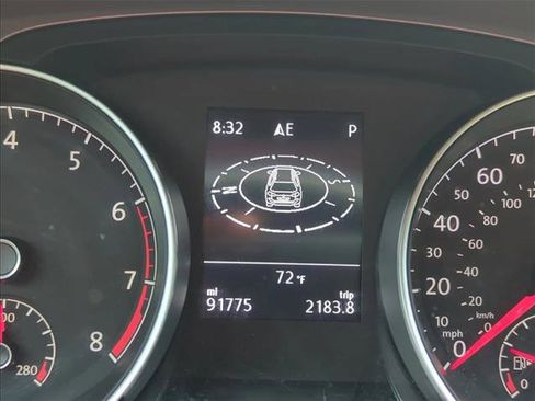 Used 2016 Volkswagen Golf S image 11