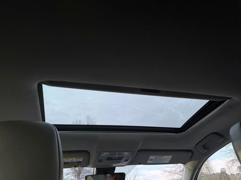 Used 2019 Toyota Highlander Limited image 25