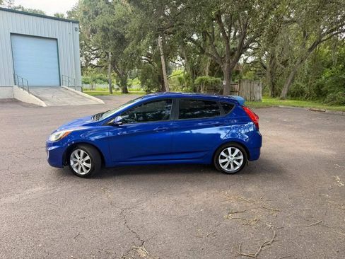 Used 2013 Hyundai Accent SE FWD image 6