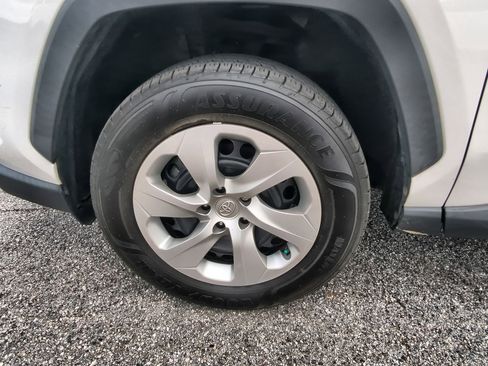 Used 2019 Toyota RAV4 LE image 29