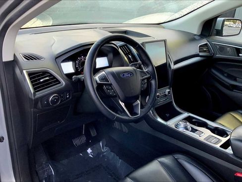 Used 2022 Ford Edge Titanium image 16